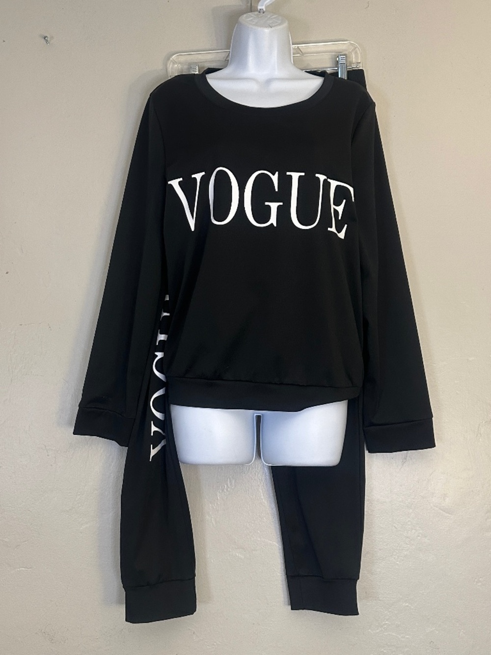 Vogue Track Suit XL Gently worn 35% cotton/65% polyester stretch fabric Printed